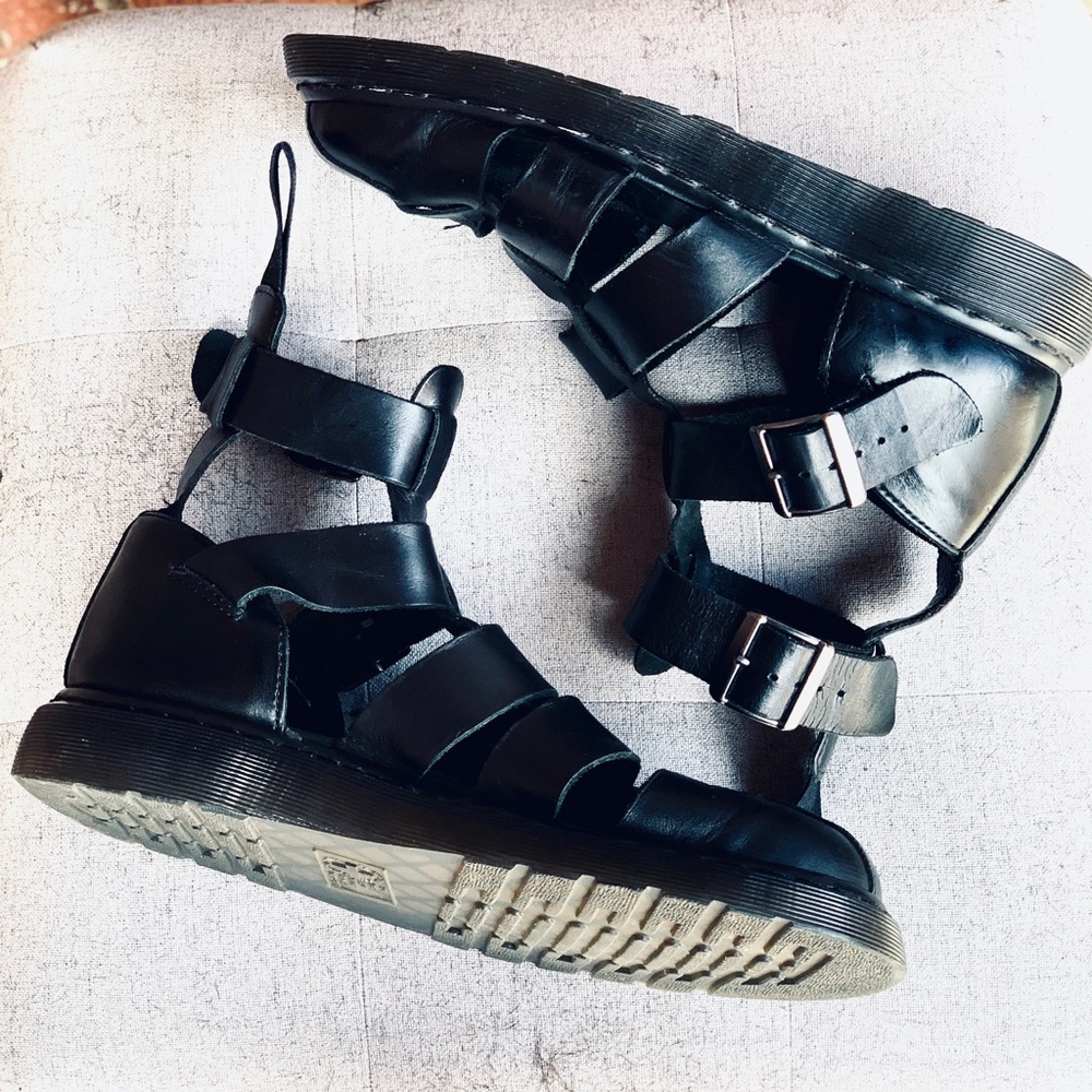 ❌❌❌SOLD❌❌❌Dr. Martens Geraldo sandals